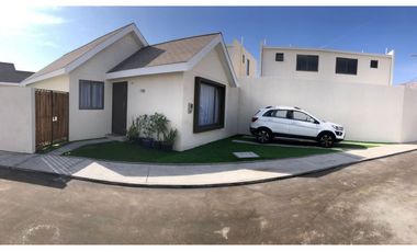 EN VENTA CASA COSTA LAGUNA 3D/2B.   200m2