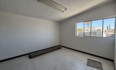se renta amplia oficina en san felipe