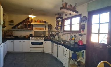 Gran casa y  buen terreno para Inversión en Buin