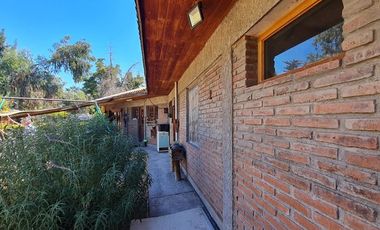 Gran casa y  buen terreno para Inversión en Buin