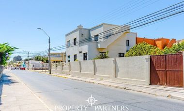 Amplia Propiedad en estratégico sector Comercial de Coquimbo