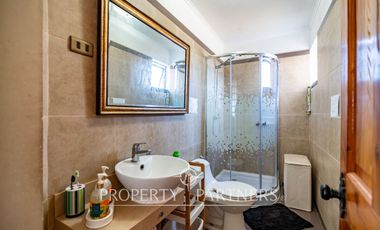 Amplia casa en parcela cercana al aeropuerto