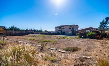 Amplia casa en parcela cercana al aeropuerto