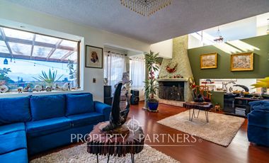 Amplia casa en parcela cercana al aeropuerto