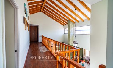 Amplia casa en parcela cercana al aeropuerto