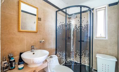 Amplia casa en parcela cercana al aeropuerto