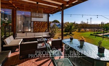 Amplia casa en parcela cercana al aeropuerto