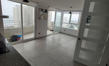 Moderno departamento en Marina Costa con preciosa vista a toda la Bahia