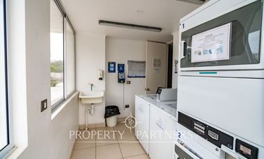 Moderno departamento amoblado en Condominio ubicado en Avenida Pacífico, segunda línea