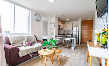 Moderno departamento amoblado en Condominio ubicado en Avenida Pacífico, segunda línea