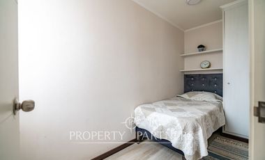 Moderno departamento amoblado en Condominio ubicado en Avenida Pacífico, segunda línea