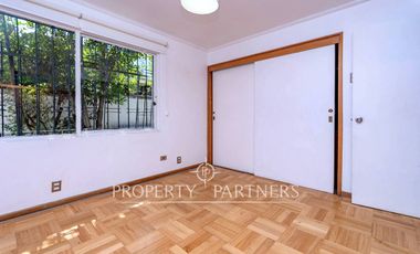 Casa Estilo Colonial de 6D + Piscina. Cercano a Colegio Sagrado Corazón Apoquindo