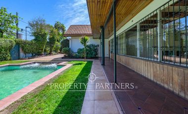 Casa Estilo Colonial de 6D + Piscina. Cercano a Colegio Sagrado Corazón Apoquindo
