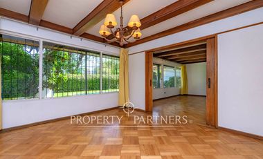 Casa Estilo Colonial de 6D + Piscina. Cercano a Colegio Sagrado Corazón Apoquindo