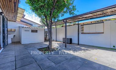 Casa Estilo Colonial de 6D + Piscina. Cercano a Colegio Sagrado Corazón Apoquindo