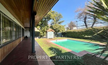 Casa Estilo Colonial de 6D + Piscina. Cercano a Colegio Sagrado Corazón Apoquindo