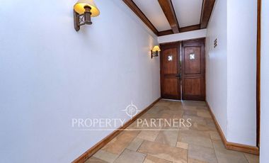 Casa Estilo Colonial de 6D + Piscina. Cercano a Colegio Sagrado Corazón Apoquindo