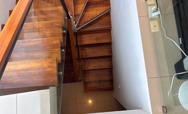Casa de 3 niveles en Arbolada: seguridad, confort y estilo en un solo lugar