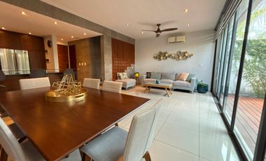 Casa de 3 niveles en Arbolada: seguridad, confort y estilo en un solo lugar