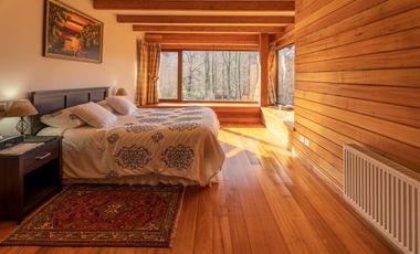 Espectacular casa junto al rio Liucura!