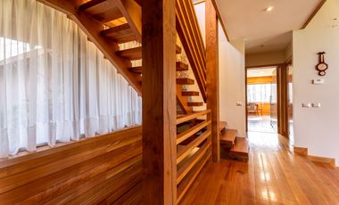 Espectacular casa junto al rio Liucura!