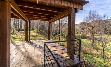 Espectacular casa junto al rio Liucura!