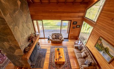 Espectacular casa junto al rio Liucura!