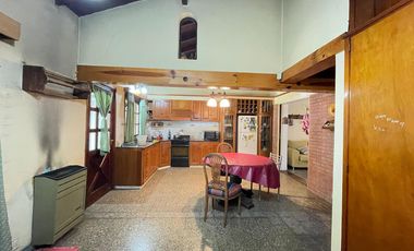 Casa multifamiliar en venta - Morón central