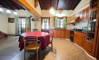 Casa multifamiliar en venta - Morón central