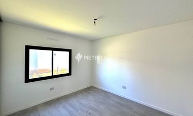Casa en  Alquiler 3 dormitorios Escobar Barrio Cerrado una planta