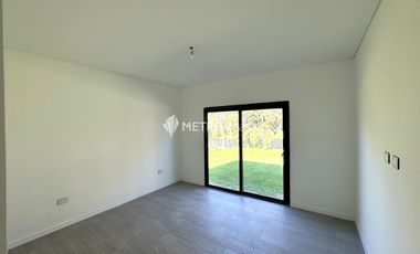 Casa en  Alquiler 3 dormitorios Escobar Barrio Cerrado una planta