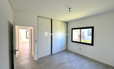 Casa en  Alquiler 3 dormitorios Escobar Barrio Cerrado una planta