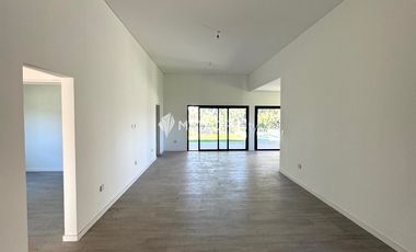 Casa en  Alquiler 3 dormitorios Escobar Barrio Cerrado una planta