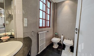 DEPARTAMENTO EN ALQUILER EN LA MEJOR ZONA DEL EMBLEMATICO BARRIO DE RECOLETA.