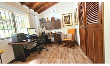 Venta de Finca en La Ceja | Reformada, con vista y huerta productiva