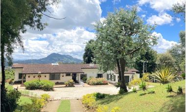 Venta de Finca en La Ceja | Reformada, con vista y huerta productiva