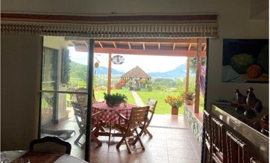 Venta de Finca en La Ceja | Reformada, con vista y huerta productiva