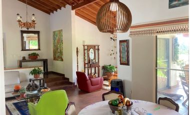 Venta de Finca en La Ceja | Reformada, con vista y huerta productiva