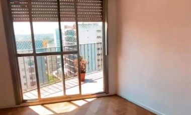Departamento de Cuatro ambientes en Venta en Quilmes
