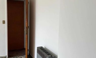 Departamento de Cuatro ambientes en Venta en Quilmes