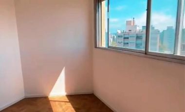 Departamento de Cuatro ambientes en Venta en Quilmes