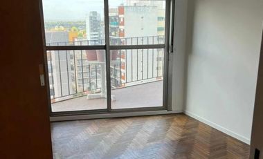 Departamento de Cuatro ambientes en Venta en Quilmes