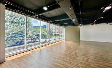Excelente oficina para arriendo en edificio Semana - El Nogal