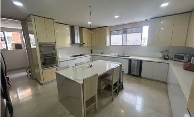 Vendo Apartamento tipo Luxury en Altos de Riomar