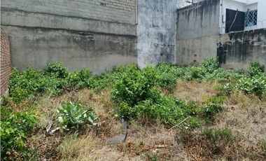 SE VENDE O ARRIENDA CASA CON LOTE ANEXO EN EL JARDN, SANTA MARTA