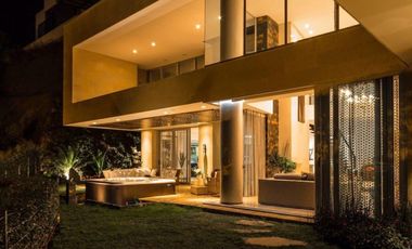 VENDEMOS CASA DE LUJO EN LA CALERA EL POBLADO