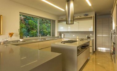 VENDEMOS CASA DE LUJO EN LA CALERA EL POBLADO