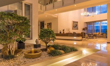 VENDEMOS CASA DE LUJO EN LA CALERA EL POBLADO