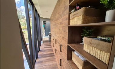 Venta de Hermosa Casa en Alto del Escobero Unidad Cerrada