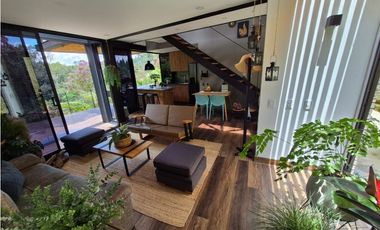 Venta de Hermosa Casa en Alto del Escobero Unidad Cerrada